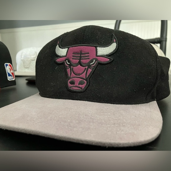 Lot of 5 Chicago Bulls SnapBack Caps Hats! Mitchell + Ness New Era Jordan Nike - Picture 15 of 16